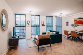 Chic City Gem, Fast WiFi, Contractors Family